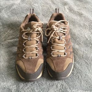 Columbia hiking shoes